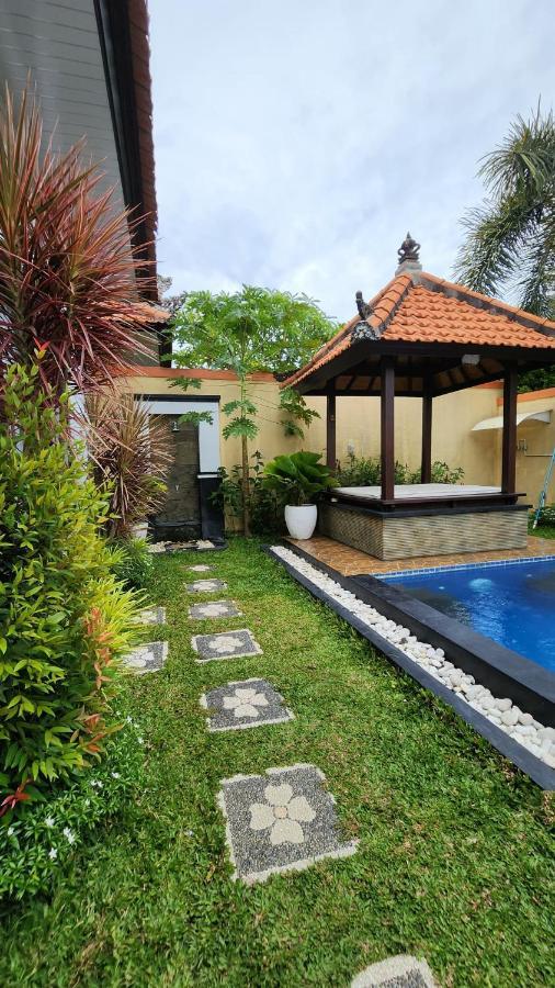 Villa Danielle Seminyak Esterno foto